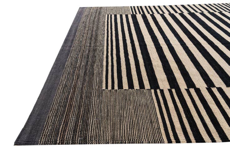 Detail image of 4' 8 x 6' 3 Hand Woven Kilim Modern Wool Rug