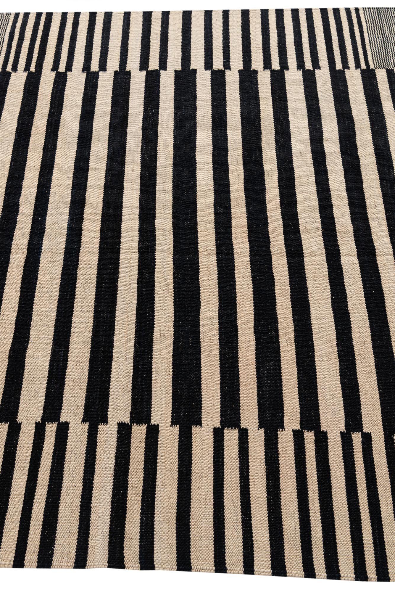 4' 8 x 6' 3 Hand Woven Kilim Modern Wool Rug