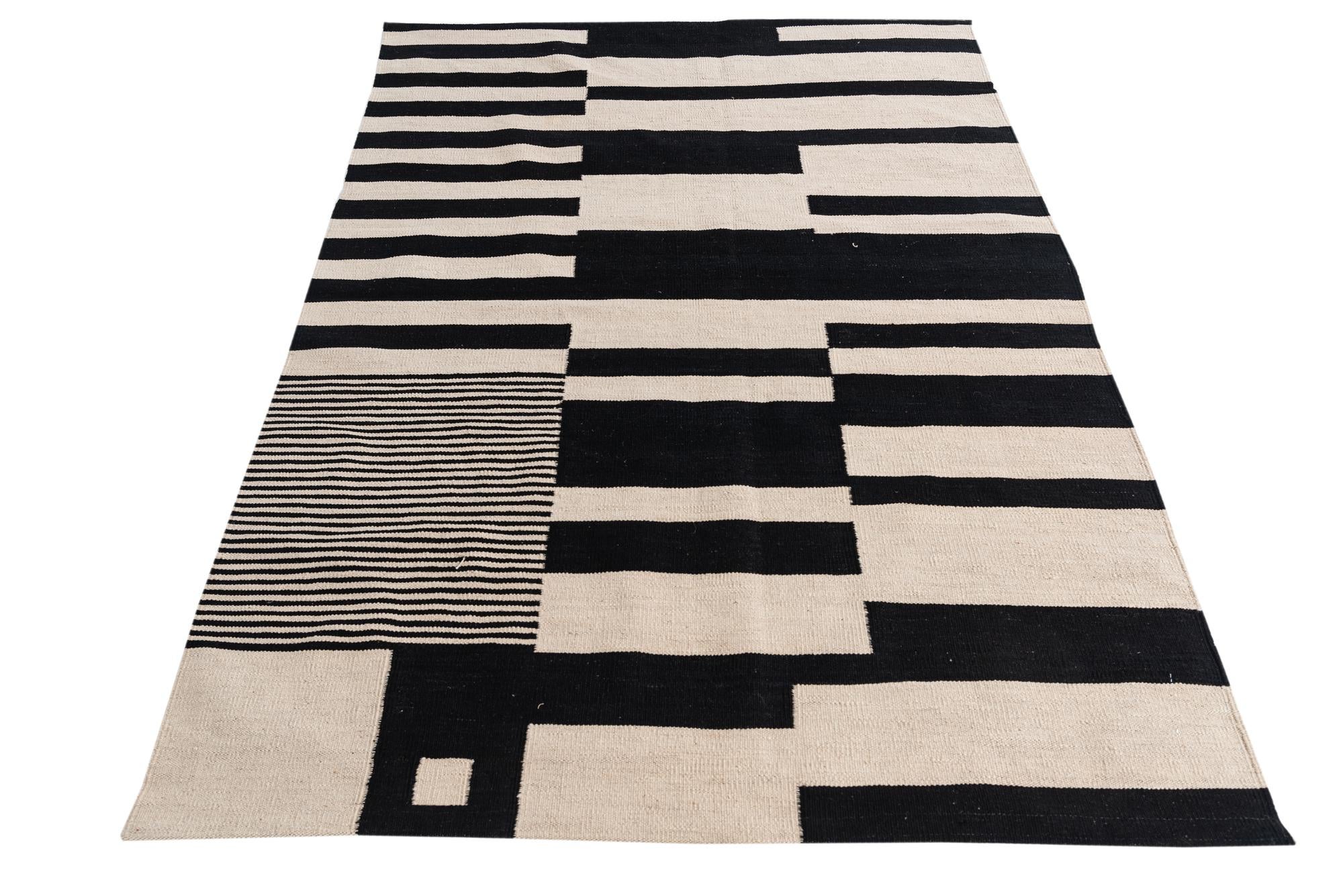 4' 8 x 6' 7 Hand Woven Kilim Modern Wool Rug