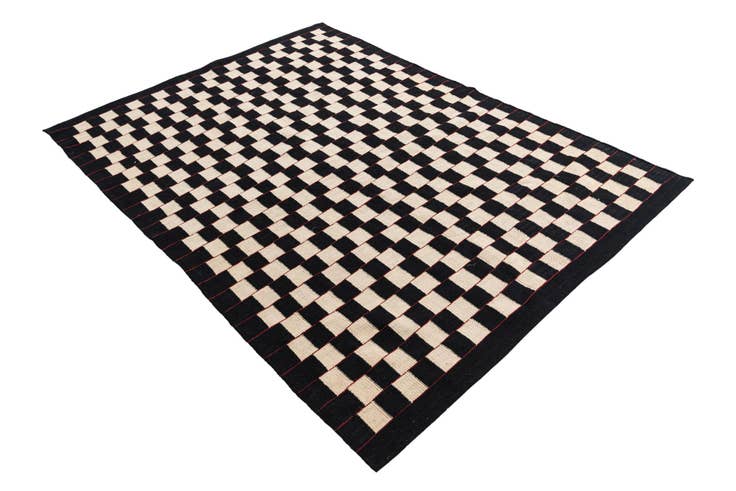 Detail image of 4' 9 x 6' 7 Hand Woven Kilim Modern Wool Rug