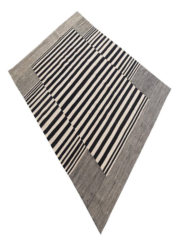 Detail image of 4' 2 x 5' 9  Hand Woven Kilim Modern Wool Rug