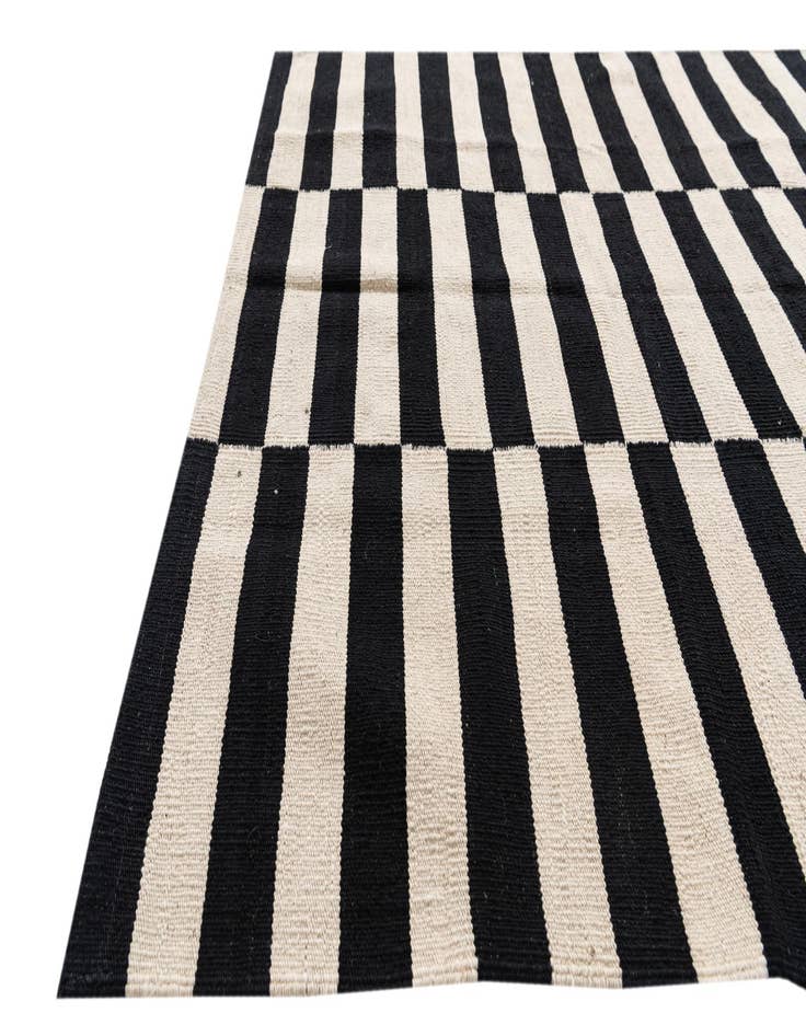 Detail image of 4' 2 x 5' 10  Hand Woven Kilim Modern Wool Rug