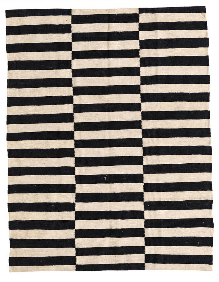Detail image of 4' 2 x 5' 10 Hand Woven Kilim Modern Wool Rug