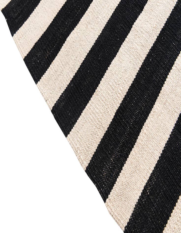 Detail image of 4' x 5' 6  Hand Woven Kilim Modern Wool Rug