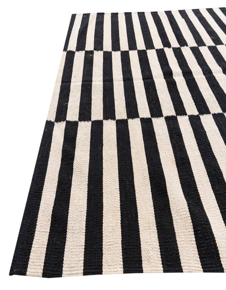 Detail image of 4' 3 x 5' 10 Hand Woven Kilim Modern Wool Rug