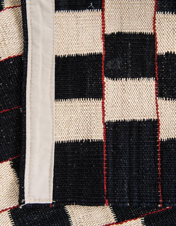 Detail image of 4' 3 x 5' 7  Hand Woven Kilim Modern Wool Rug