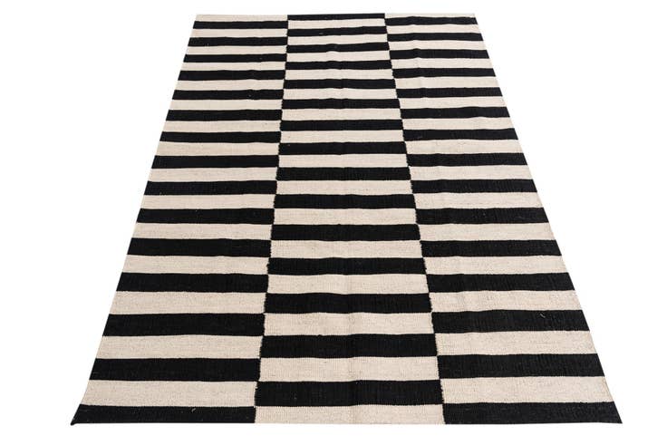 Detail image of 4' 3 x 5' 10 Hand Woven Kilim Modern Wool Rug