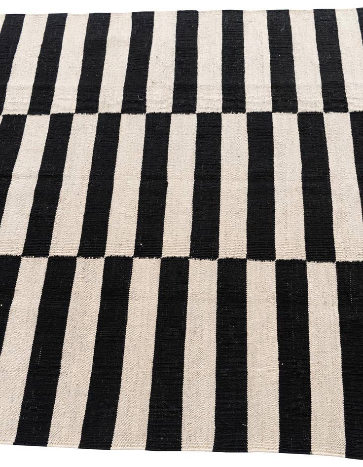 Detail image of 4' 3 x 5' 10 Hand Woven Kilim Modern Wool Rug