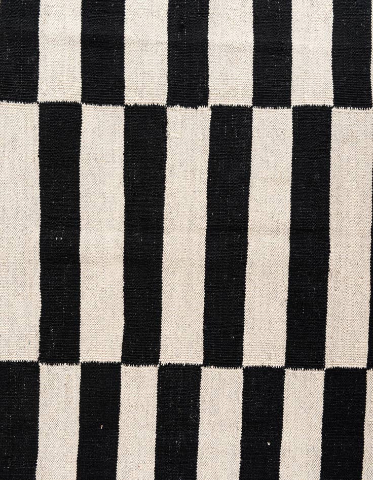 Detail image of 4' 3 x 5' 10  Hand Woven Kilim Modern Wool Rug