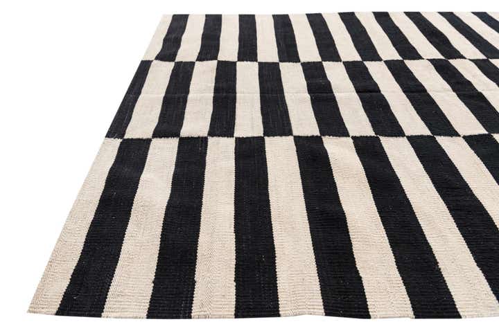 4' 2 x 6' Hand Woven Kilim Modern Wool Rug