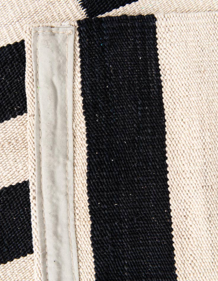 Detail image of 4' 2 x 6'  Hand Woven Kilim Modern Wool Rug