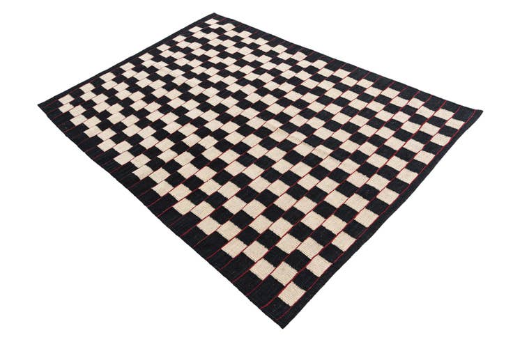Detail image of 4' 2 x 5' 9 Hand Woven Kilim Modern Wool Rug