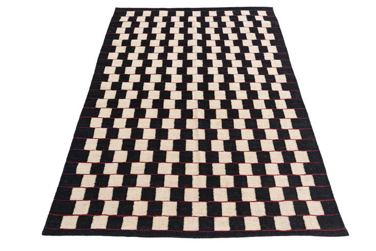 Detail image of 4' 2 x 5' 9 Hand Woven Kilim Modern Wool Rug
