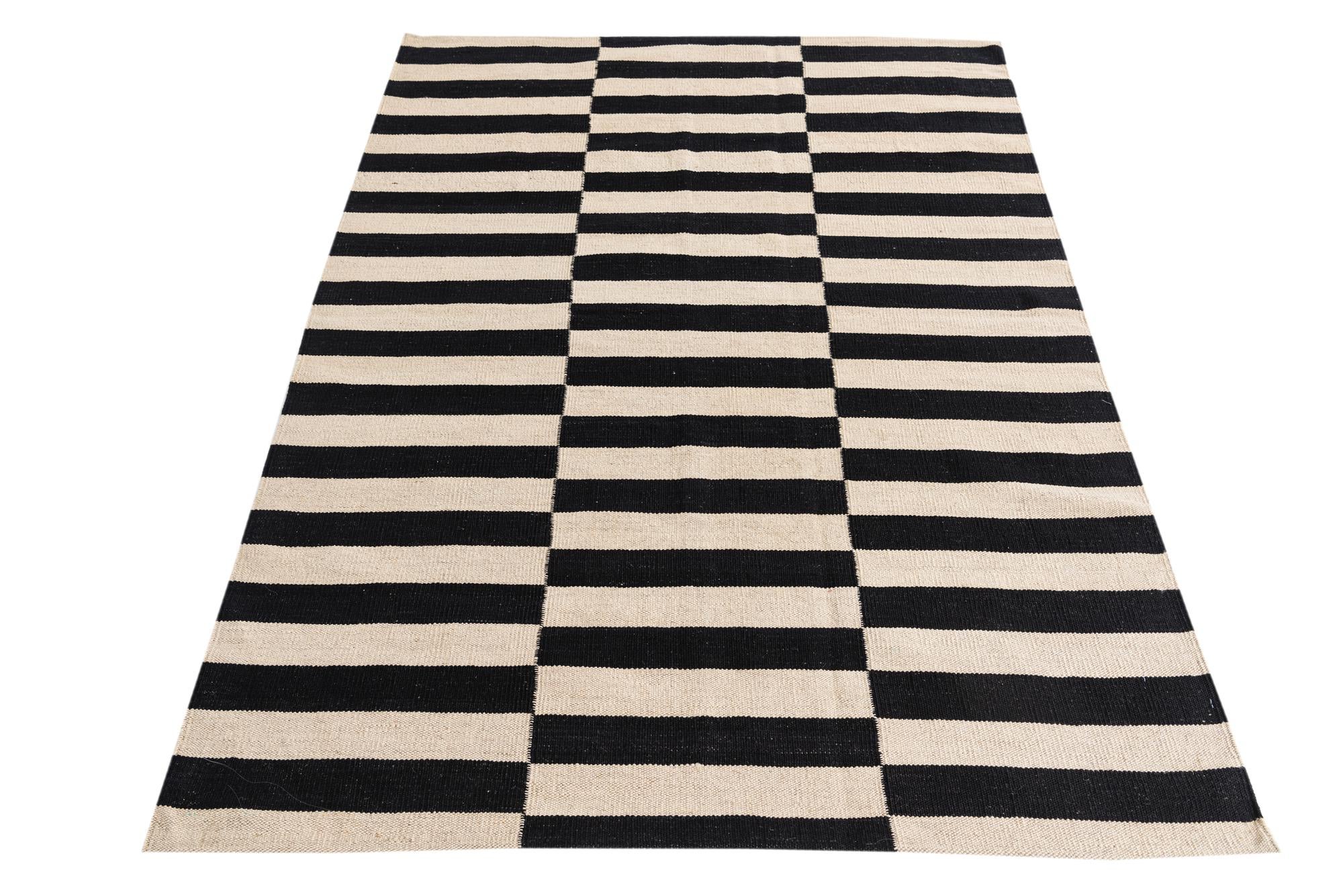 4' 3 x 5' 8 Hand Woven Kilim Modern Wool Rug