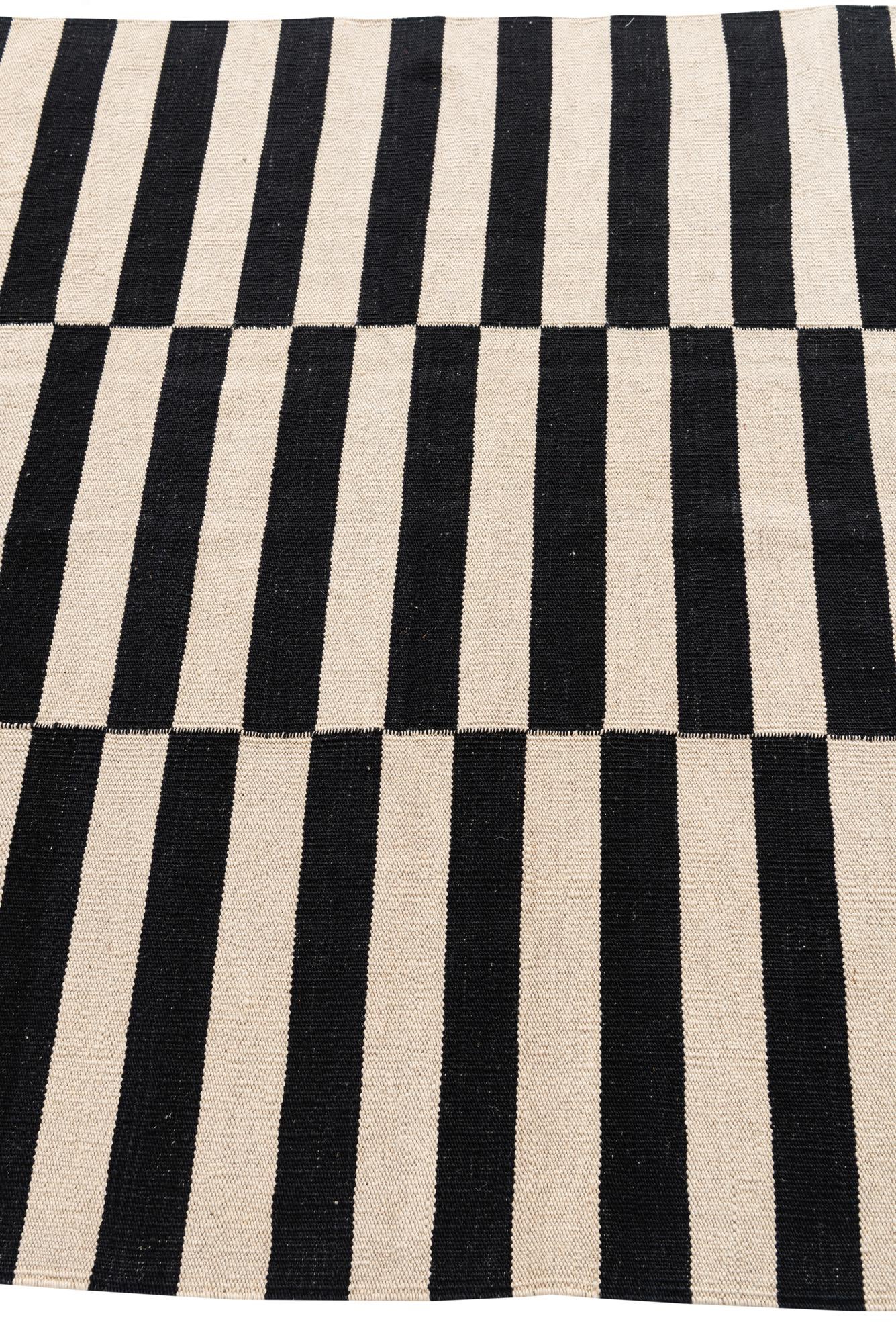 4' 3 x 5' 8 Hand Woven Kilim Modern Wool Rug