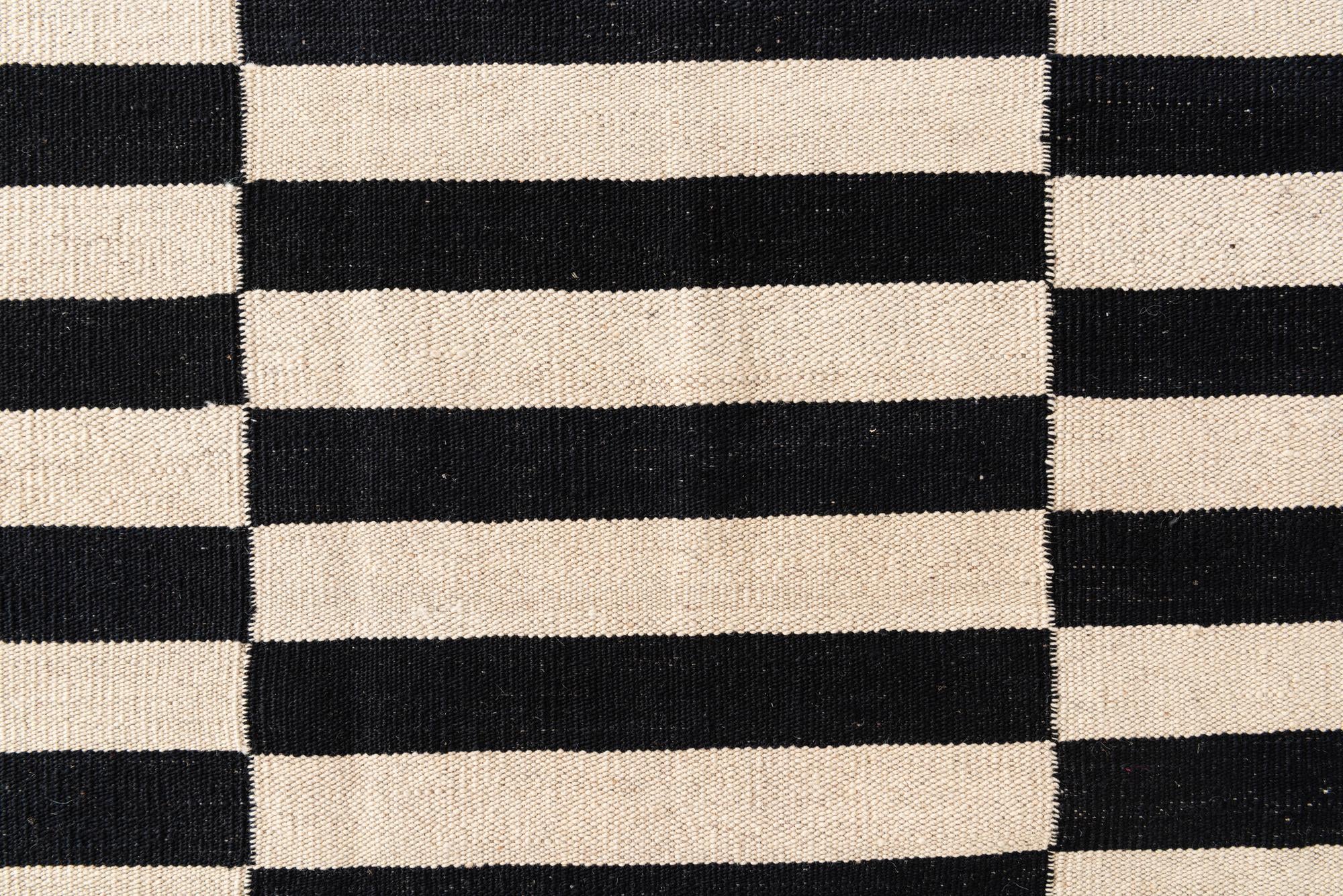 4' 3 x 5' 8 Hand Woven Kilim Modern Wool Rug