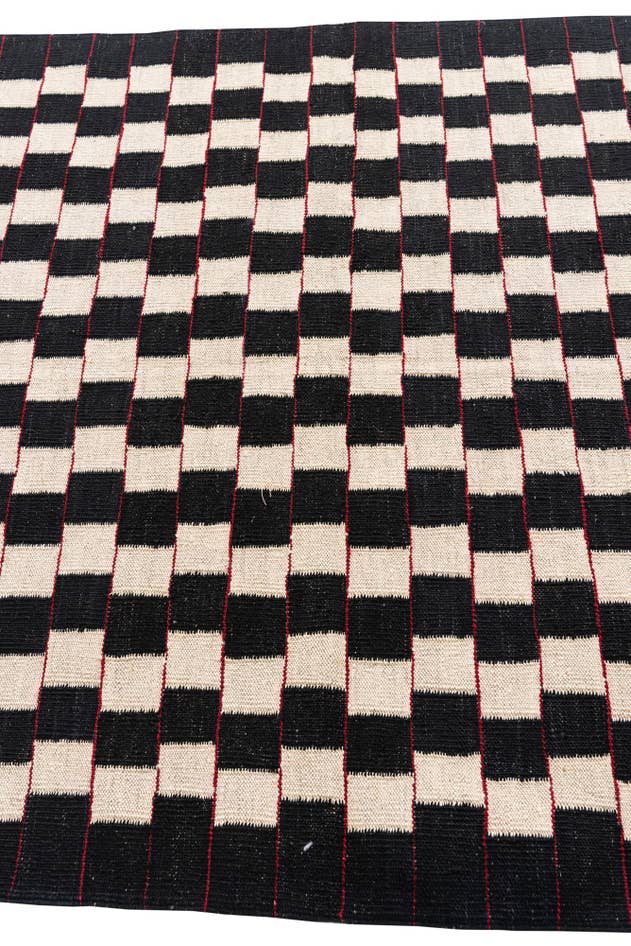 Detail image of 4' 4 x 5' 8 Hand Woven Kilim Modern Wool Rug
