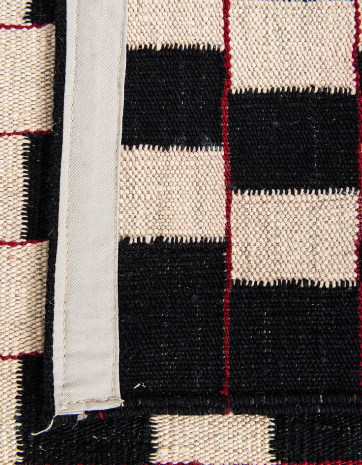 Detail image of 4' 4 x 5' 8  Hand Woven Kilim Modern Wool Rug