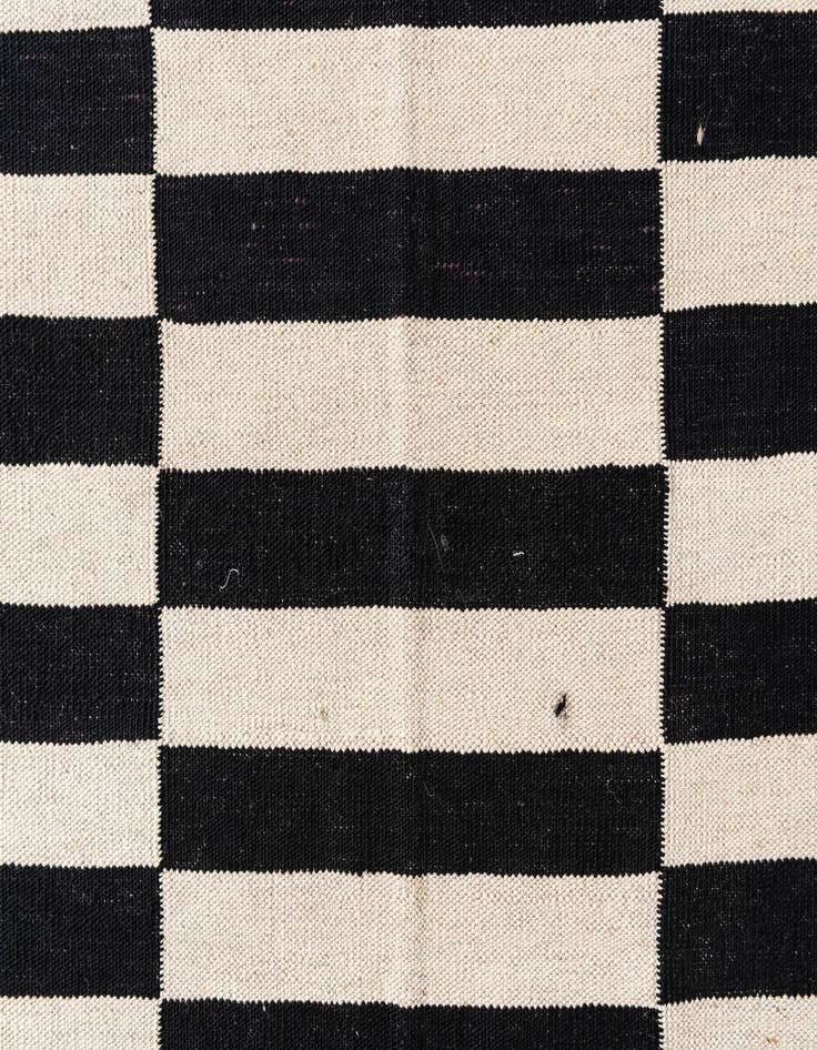 Detail image of 4' 2 x 5' 9  Hand Woven Kilim Modern Wool Rug