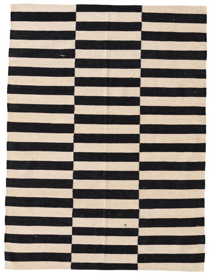 Detail image of 4' 2 x 5' 9 Hand Woven Kilim Modern Wool Rug