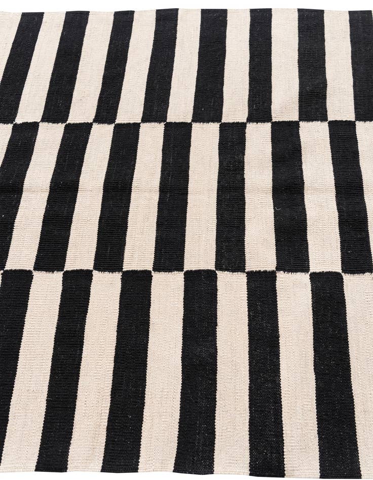 Detail image of 4' 3 x 5' 10  Hand Woven Kilim Modern Wool Rug