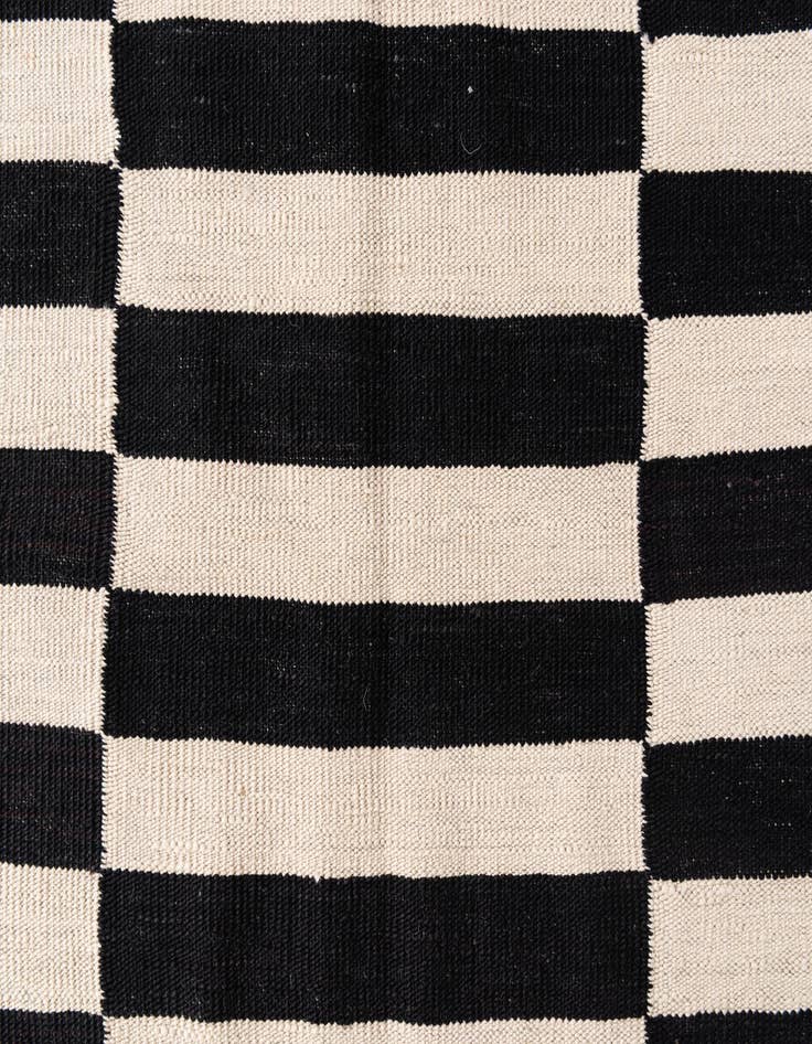 Detail image of 4' 3 x 5' 10  Hand Woven Kilim Modern Wool Rug
