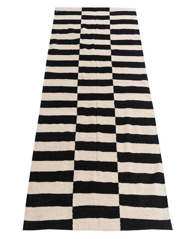 Detail image of 4' 3 x 6'  Hand Woven Kilim Modern Wool Rug