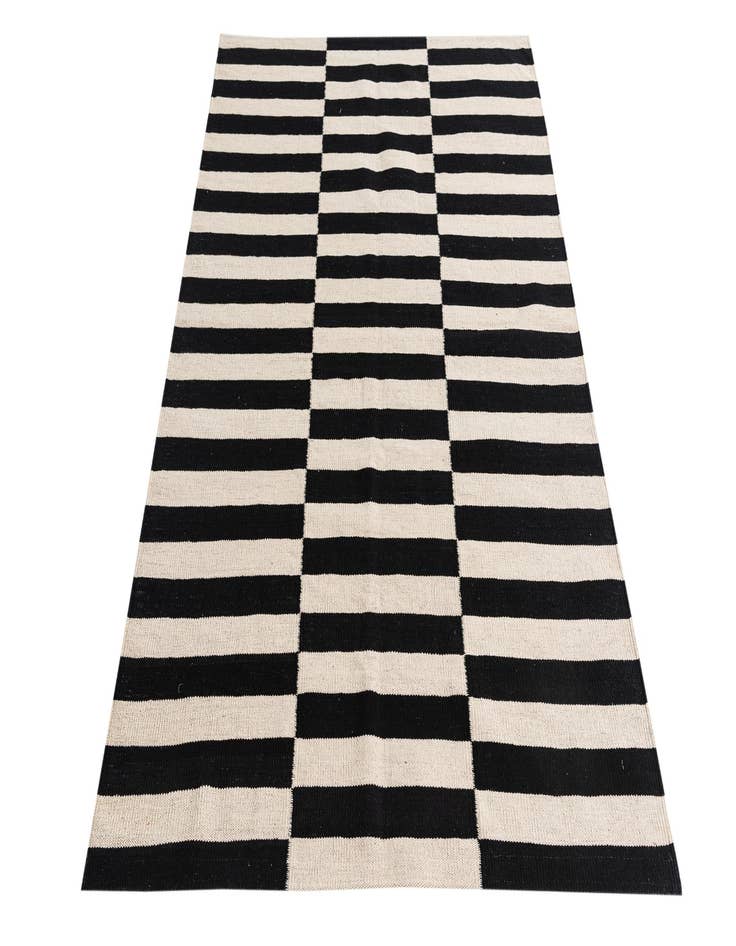 Detail image of 4' 2 x 6'  Hand Woven Kilim Modern Wool Rug