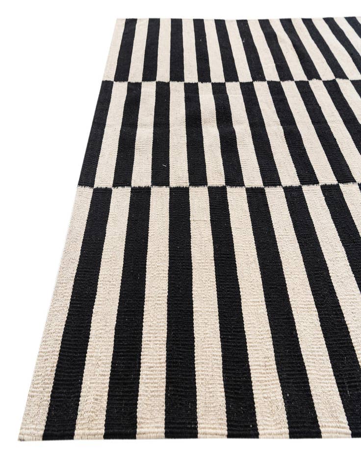 Detail image of 4' 2 x 6'  Hand Woven Kilim Modern Wool Rug