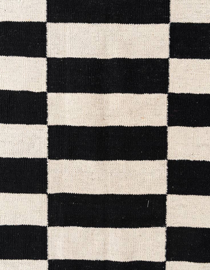 Detail image of 4' 2 x 6'  Hand Woven Kilim Modern Wool Rug