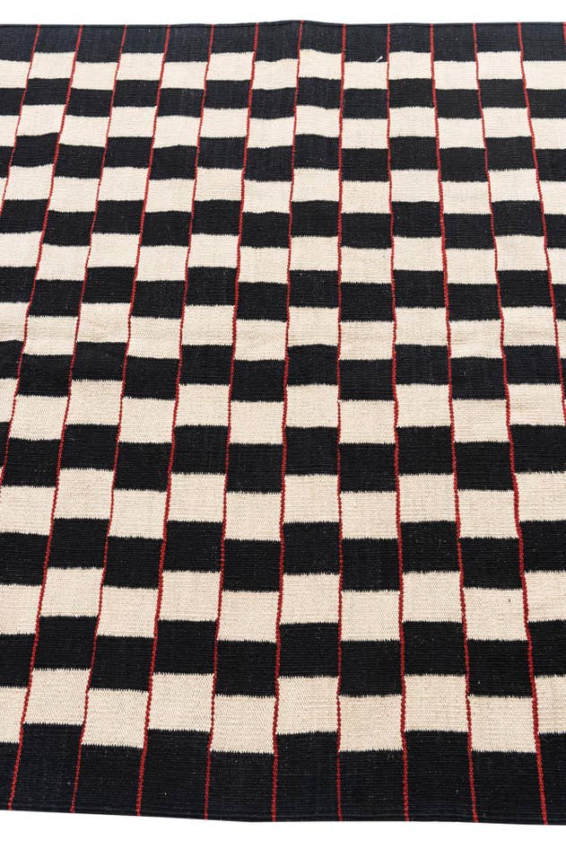 Detail image of 4' 1 x 5' 10 Hand Woven Kilim Modern Wool Rug