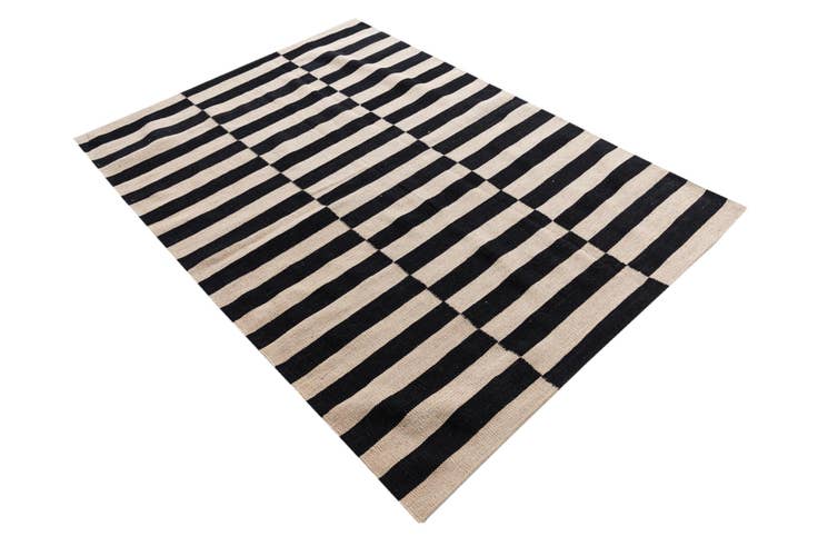 Detail image of 4' 2 x 5' 10 Hand Woven Kilim Modern Wool Rug