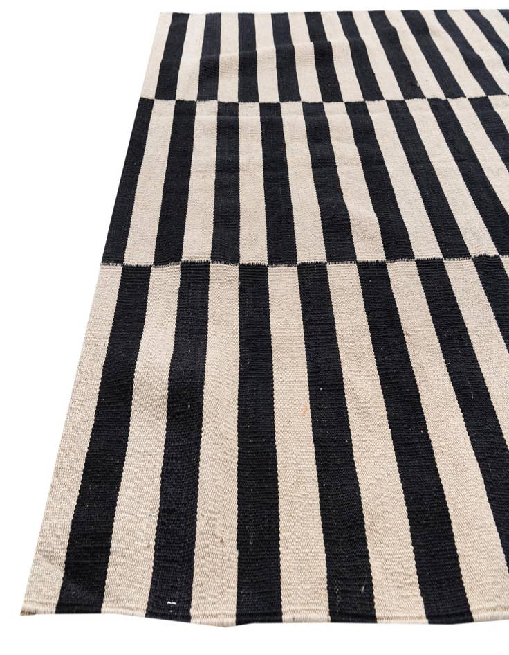 Detail image of 4' 2 x 5' 10  Hand Woven Kilim Modern Wool Rug