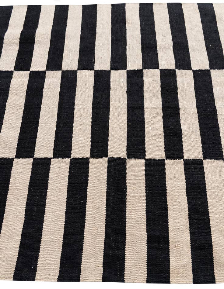 Detail image of 4' 2 x 5' 10  Hand Woven Kilim Modern Wool Rug