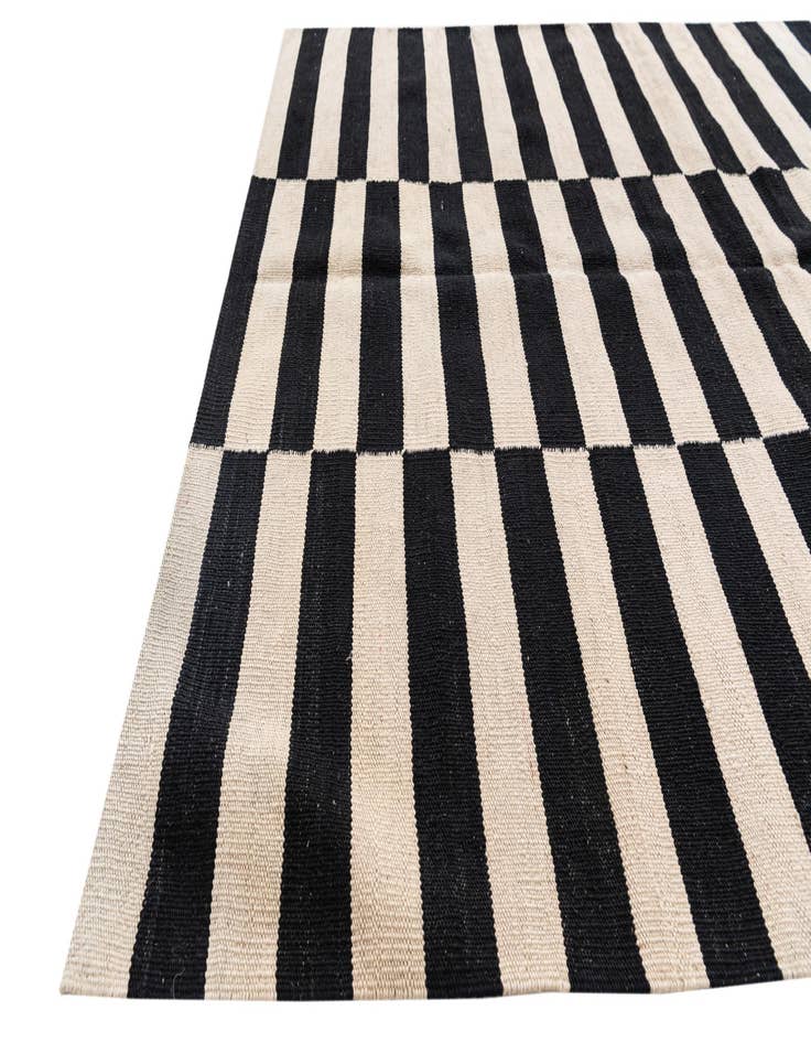 Detail image of 4' x 5' 8  Hand Woven Kilim Modern Wool Rug