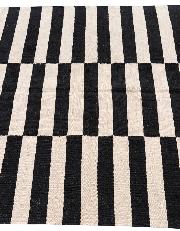 Detail image of 4' x 5' 8  Hand Woven Kilim Modern Wool Rug