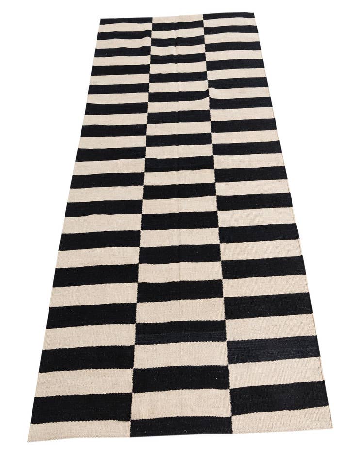 Detail image of 4' 1 x 5' 10  Hand Woven Kilim Modern Wool Rug