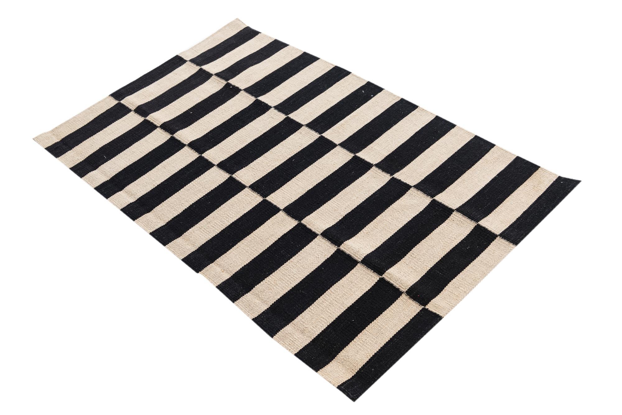 2' 7 x 4' Hand Woven Kilim Modern Wool Rug