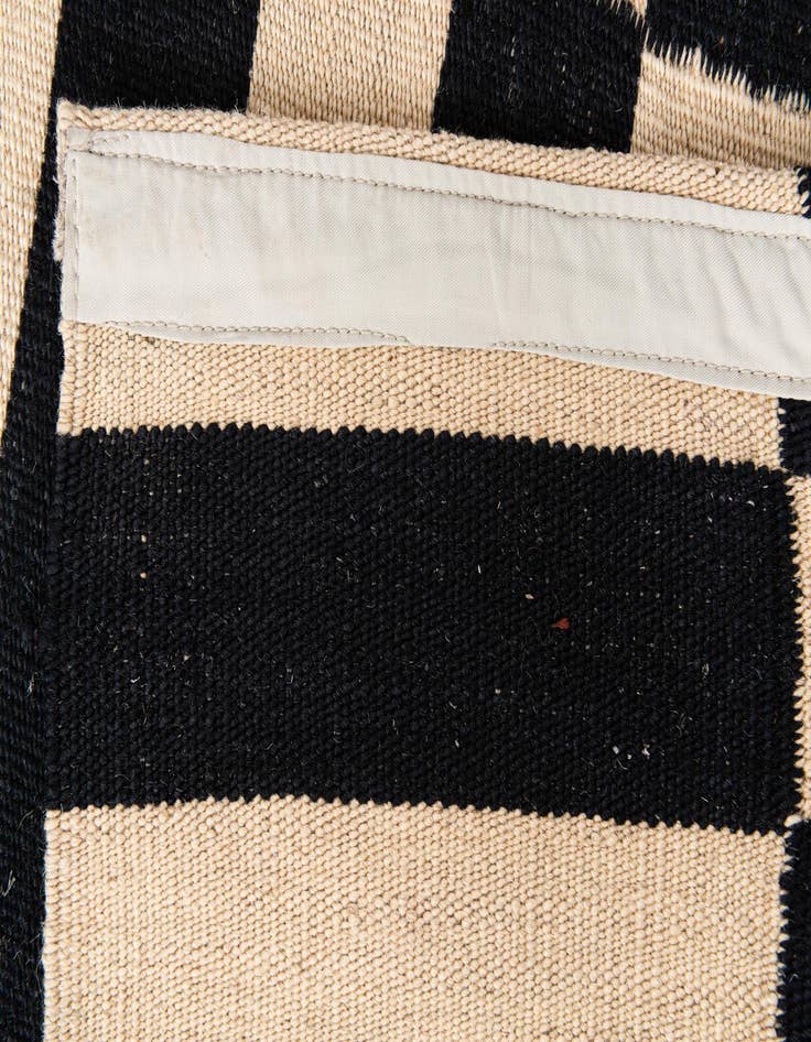 Detail image of 2' 7 x 4'  Hand Woven Kilim Modern Wool Rug