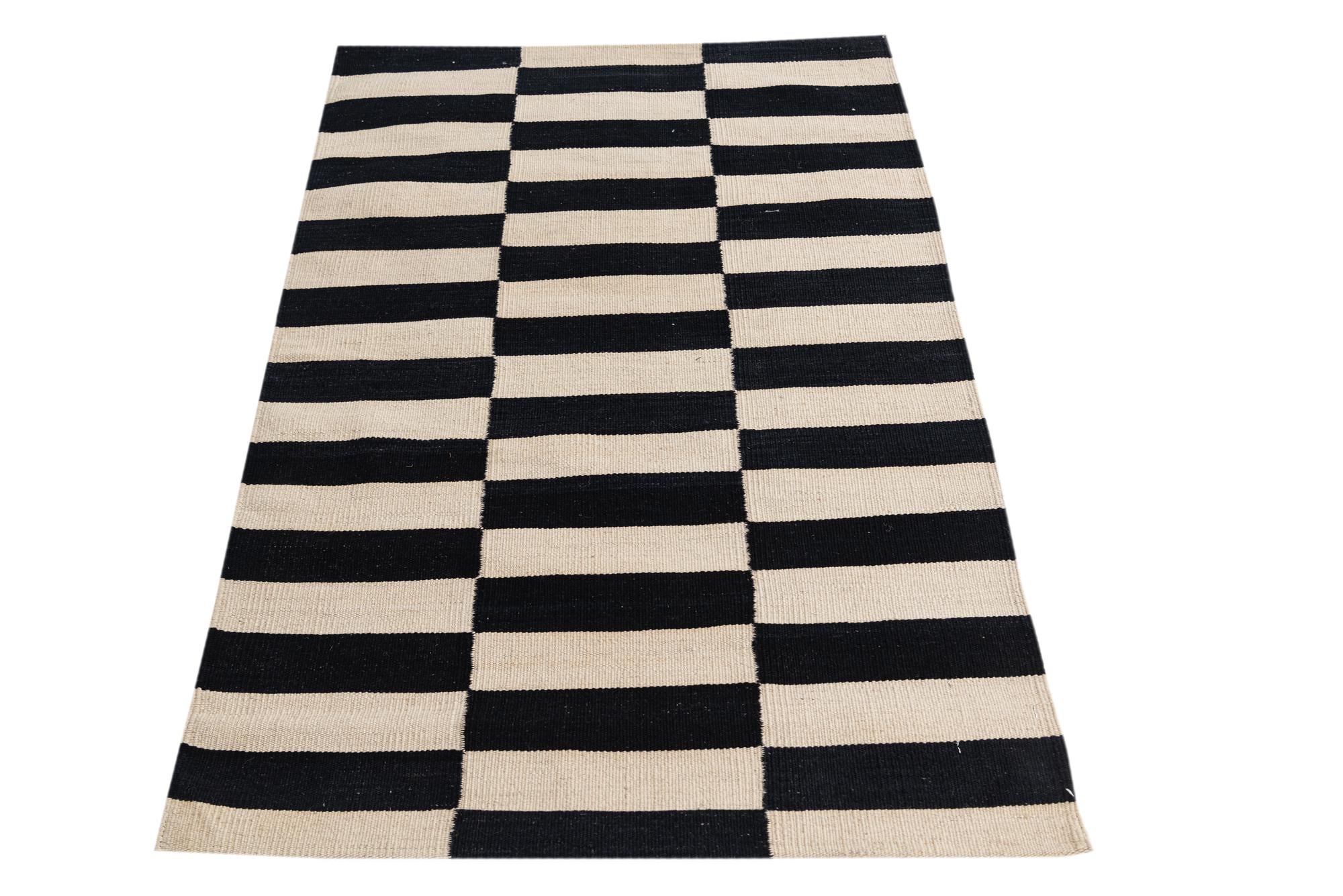2' 8 x 4' Hand Woven Kilim Modern Wool Rug
