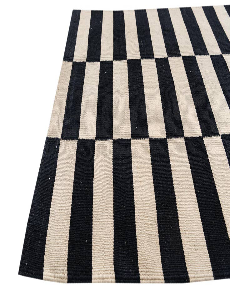 Detail image of 2' 8 x 4'  Hand Woven Kilim Modern Wool Rug