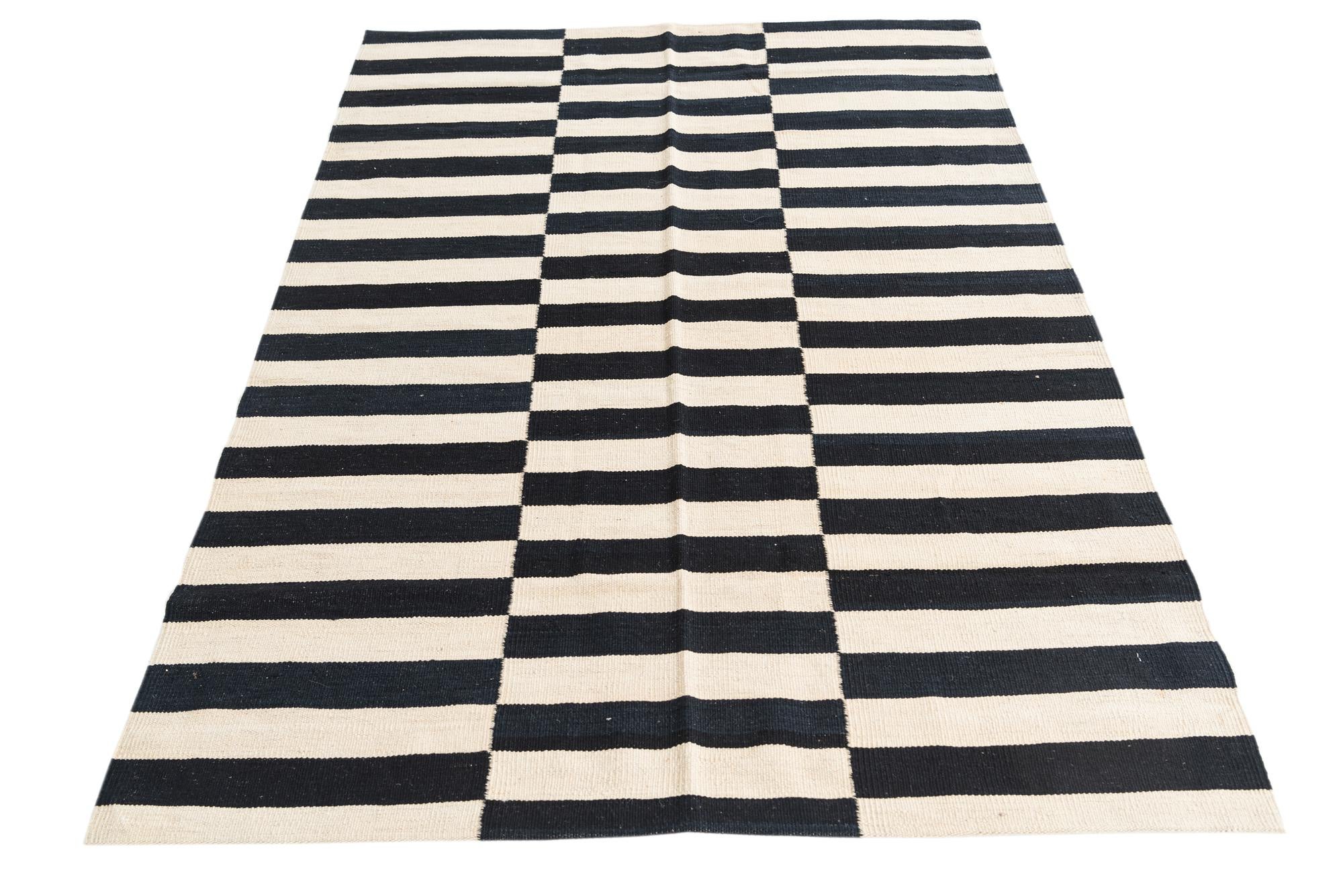 4' 1 x 6' Hand Woven Kilim Modern Wool Rug