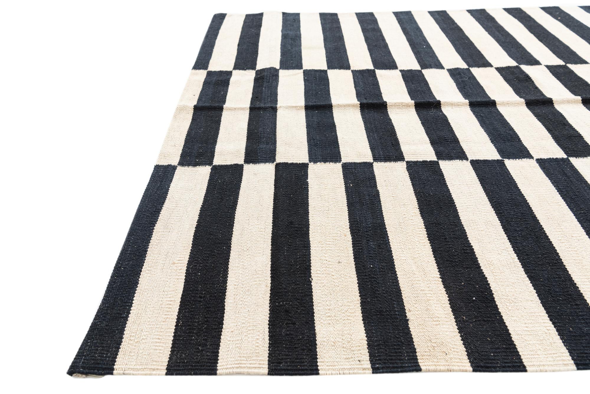 4' 1 x 6' Hand Woven Kilim Modern Wool Rug