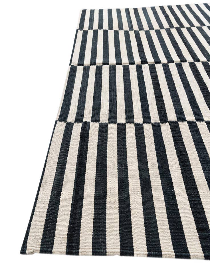 Detail image of 5' 2 x 6' 2  Hand Woven Kilim Modern Wool Rug
