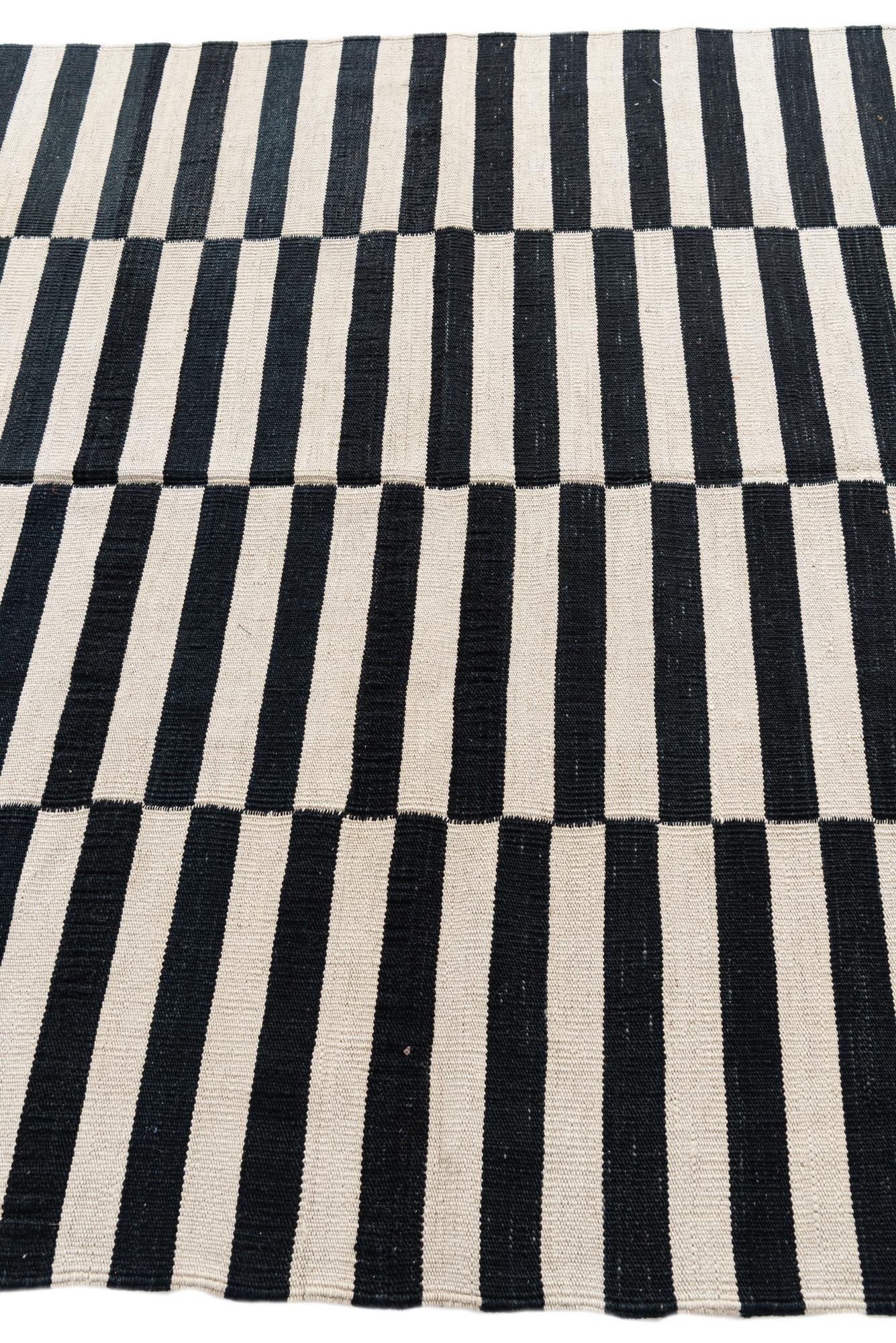 5' 2 x 6' 2 Hand Woven Kilim Modern Wool Rug