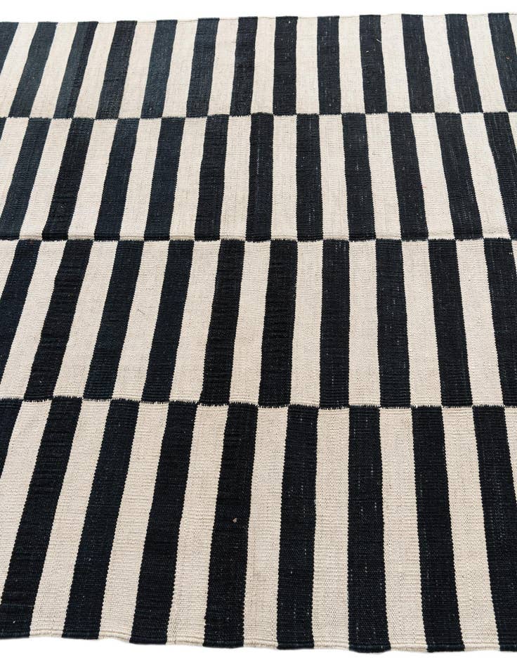 Detail image of 5' 2 x 6' 2  Hand Woven Kilim Modern Wool Rug