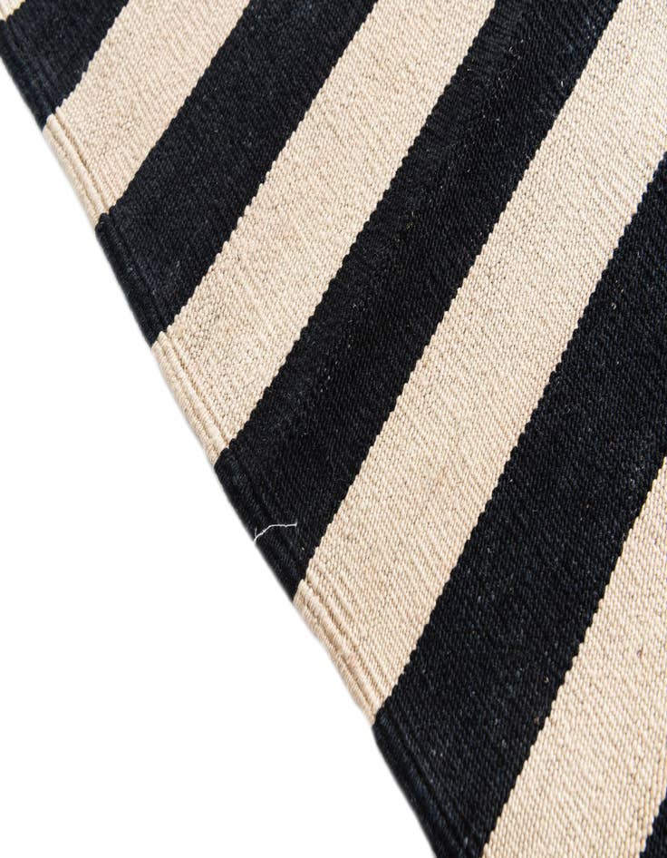 Detail image of 3' 5 x 4' 9  Hand Woven Kilim Modern Wool Rug