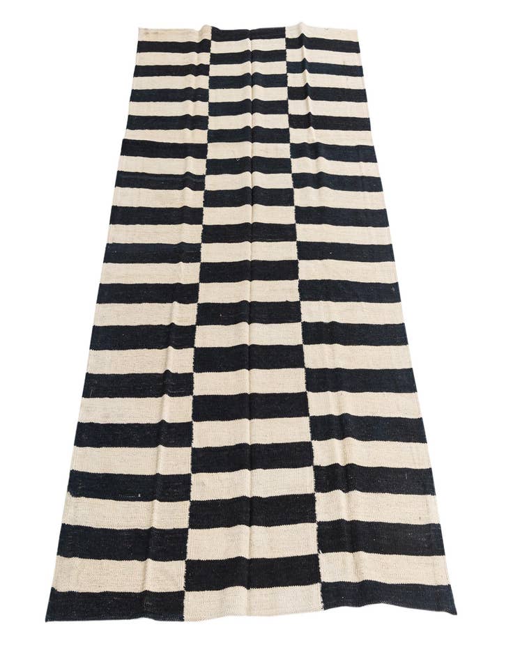 Detail image of 4' 1 x 5' 10  Hand Woven Kilim Modern Wool Rug