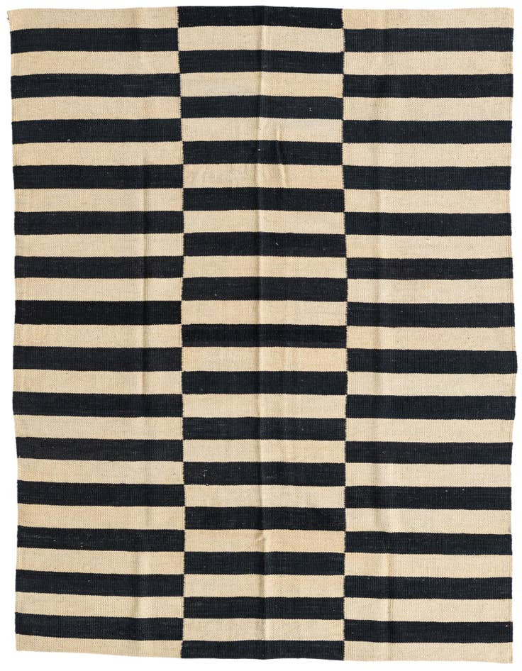 Detail image of 4' 4 x 5' 10 Hand Woven Kilim Modern Wool Rug