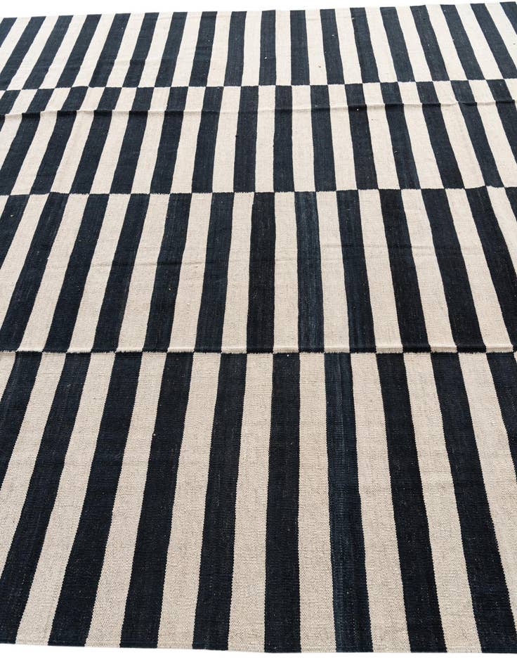 Detail image of 8' 6 x 11' 2  Hand Woven Kilim Modern Wool Rug